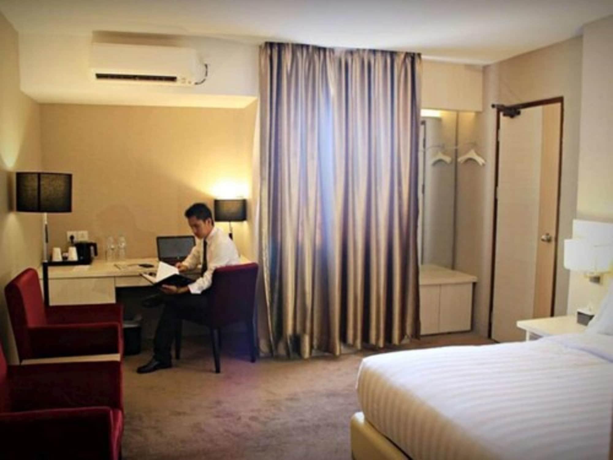 Biz Hotel Batam Nagoya Ngoại thất bức ảnh