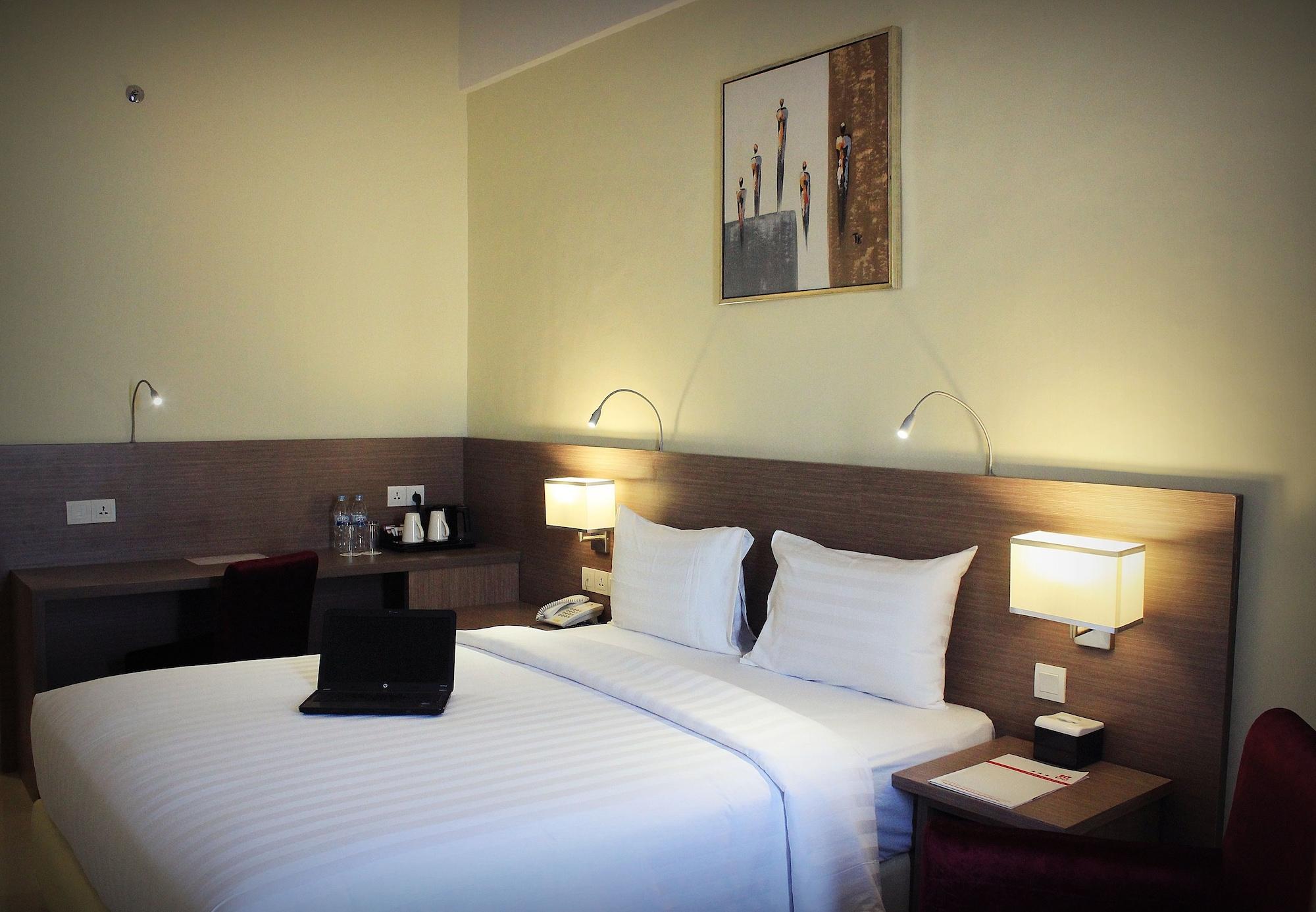 Biz Hotel Batam Nagoya Ngoại thất bức ảnh