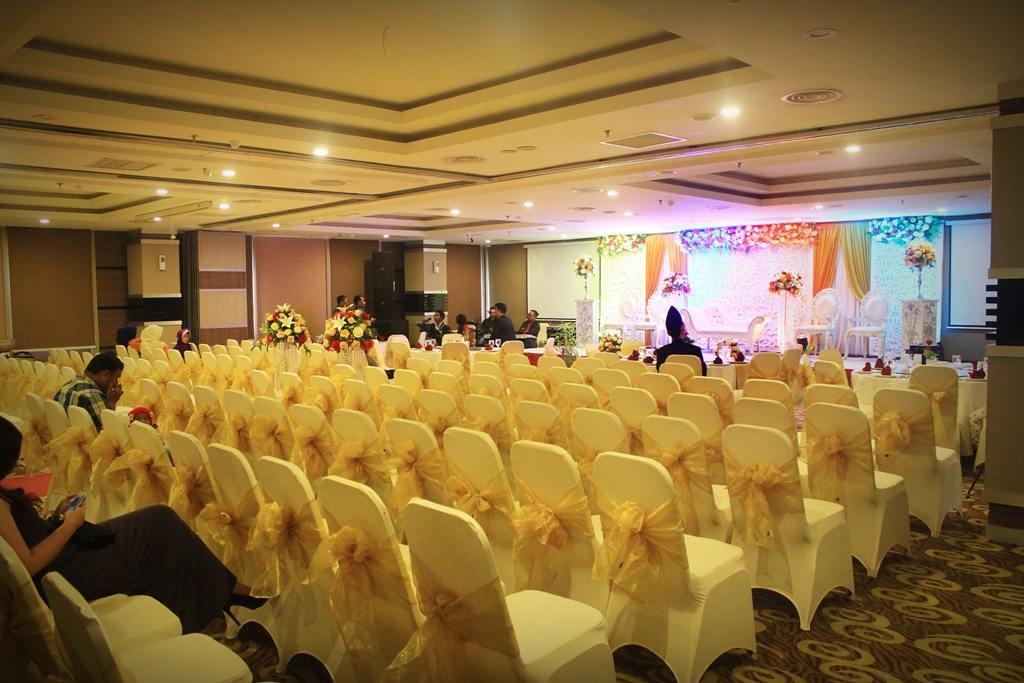 Biz Hotel Batam Nagoya Ngoại thất bức ảnh