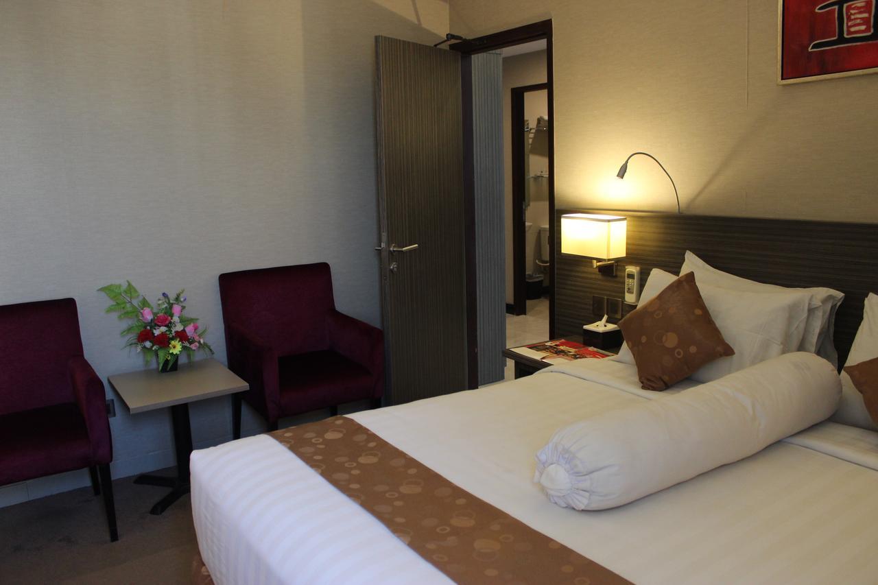 Biz Hotel Batam Nagoya Ngoại thất bức ảnh