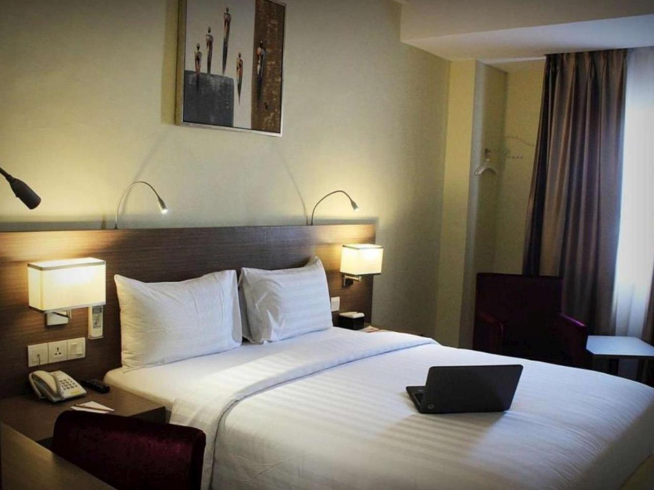 Biz Hotel Batam Nagoya Ngoại thất bức ảnh